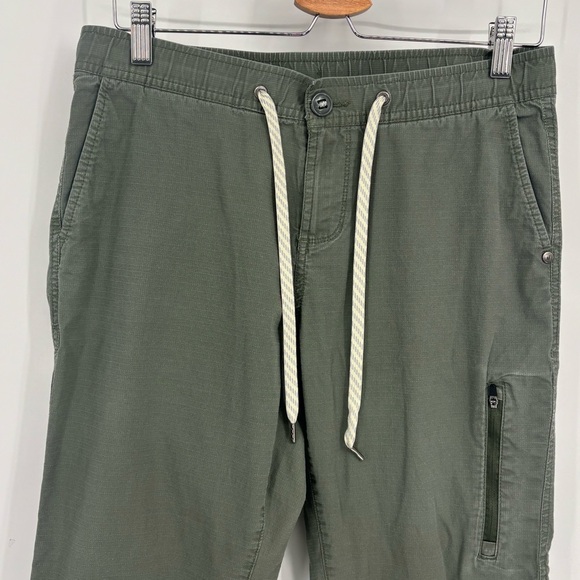 Vuori army green Cargo ripstop climber Pant Medium zipper pockets women’s - Picture 6 of 13
